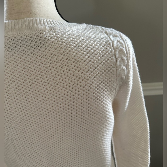 Loft Woman’s size M White Crew Neck Knit Sweater long sleeves cable pattern - Picture 2 of 8